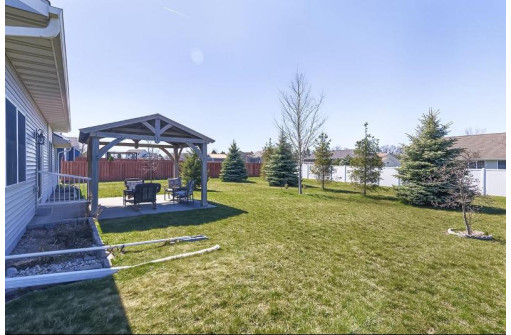 411 Bretts Way, Orfordville, WI 53576-9471