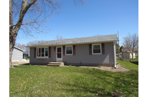 2221 S Osborne Avenue, Janesville, WI 53546