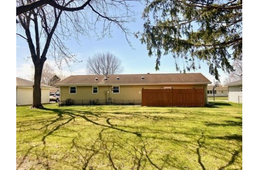 1726 Clover Lane, Janesville, WI 53545