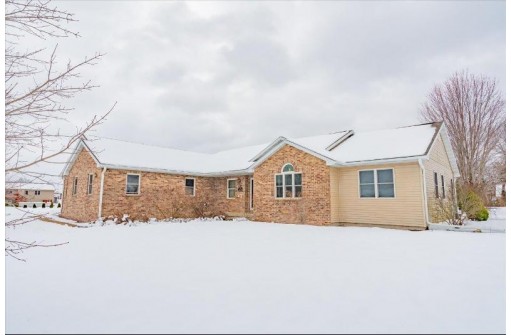 103 Oakview Drive, Rio, WI 53960