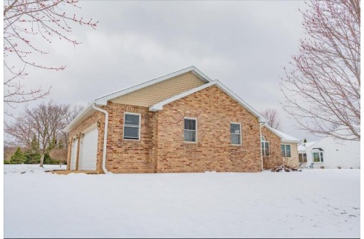 103 Oakview Drive, Rio, WI 53960