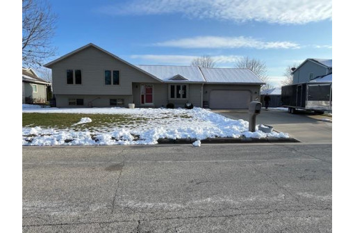 126 Albert Circle, Belleville, WI 53508