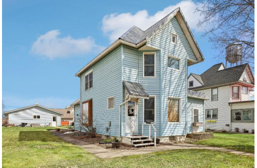 303 W Main Street, Waunakee, WI 53597