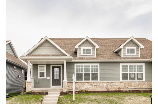 674 Hillcrest Drive, Waunakee, WI 53597