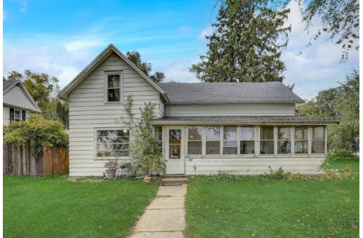 136 W Hillyer Street, Oxford, WI 53952