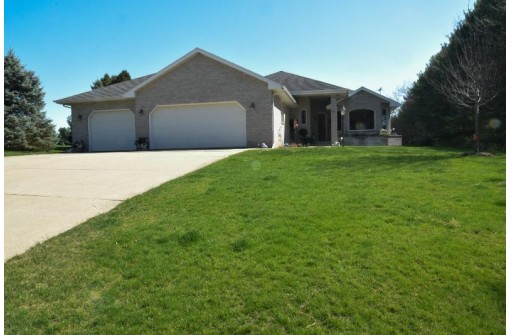 W4695 Woodridge Drive, Monroe, WI 53566