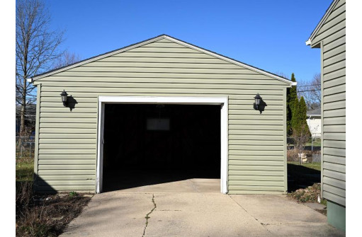 719 N Arch Street, Janesville, WI 53548