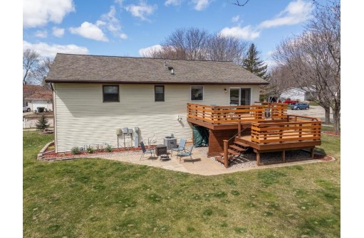 1902 Winfield Drive, Reedsburg, WI 53959