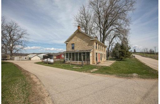 9661 County Road H, Cuba City, WI 53807