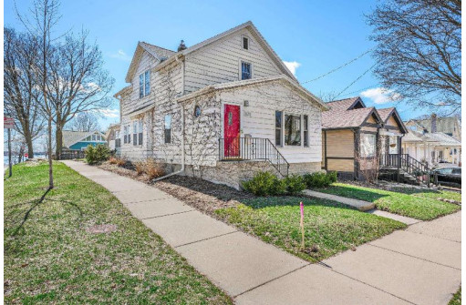 608 Elmside Boulevard, Madison, WI 53704