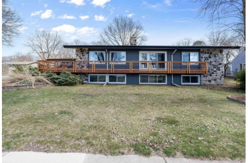 1225 Burning Wood Way, Madison, WI 53704