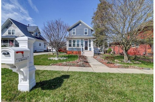 9 N Grand Avenue, Deerfield, WI 53531