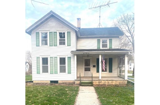 555 S Lewis Street, Columbus, WI 53925