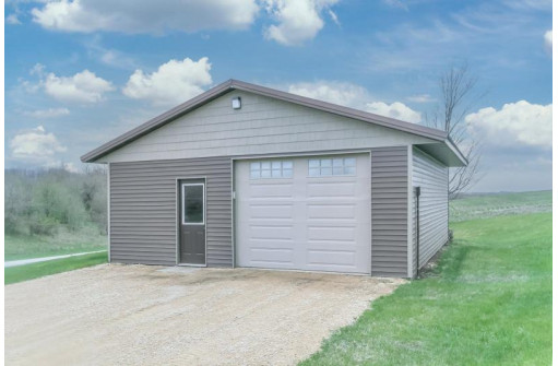 1212 Harms Road, Highland, WI 53543