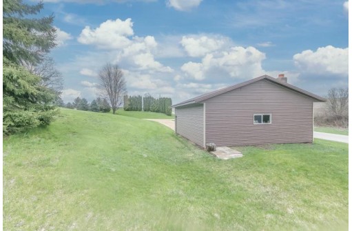 1212 Harms Road, Highland, WI 53543