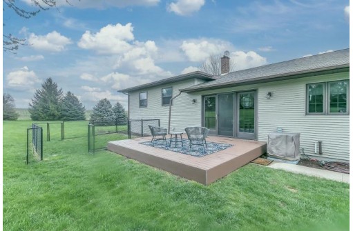 1212 Harms Road, Highland, WI 53543