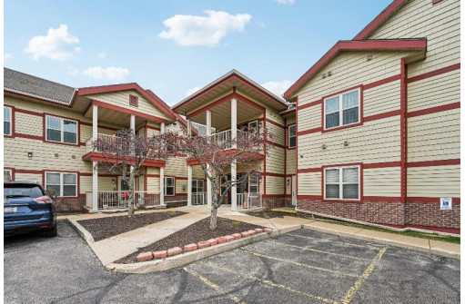 1300 School Street 212, Sun Prairie, WI 53590