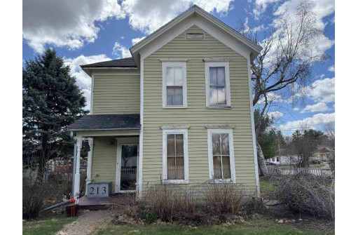 213 W Chapel Street, Dodgeville, WI 53533