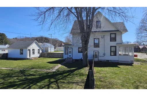 301 W Amelia Street, Cassville, WI 53806