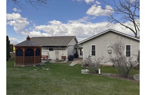 2857 Happy Valley Road, Sun Prairie, WI 53590