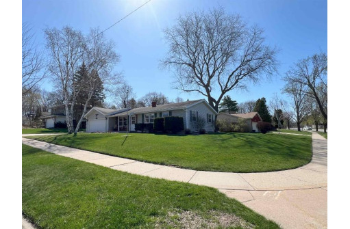 4901 Beehner Circle, Madison, WI 53714-2608