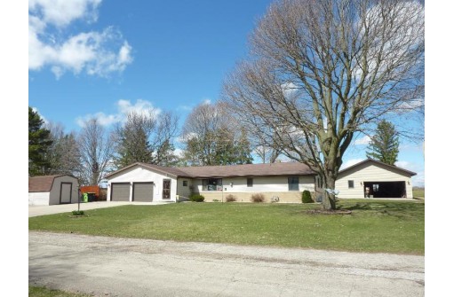 W10172 County Road F, Fox Lake, WI 53933