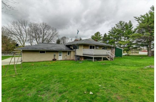 4260 Gotzion Road, Deerfield, WI 53531