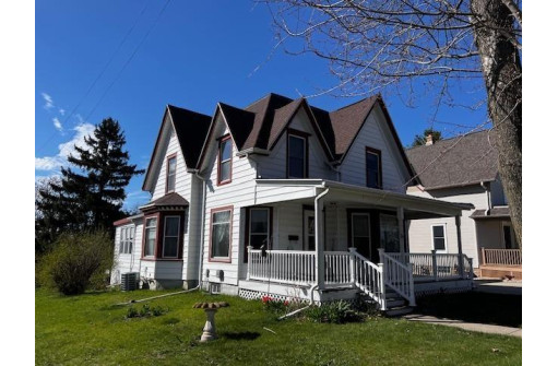 329 N Main Street, Juneau, WI 53039