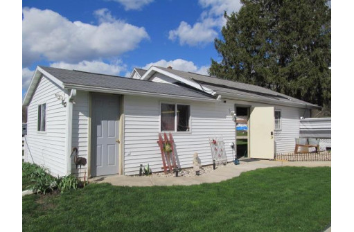 415 S Park Street, Livingston, WI 53526