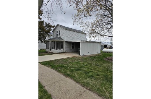 302 E Amelia Street, Cassville, WI 53806