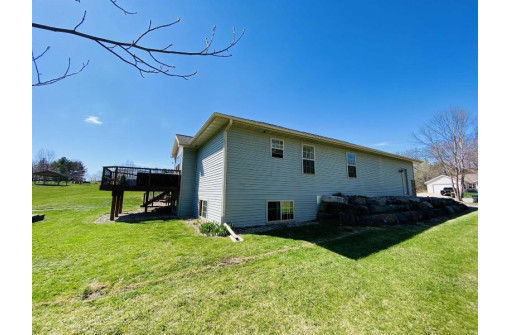 645 Lakeview Avenue, Merrimac, WI 53561