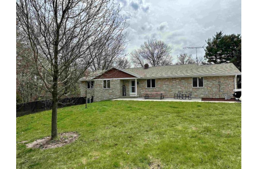 1437 S Emerald Grove Road, Janesville, WI 53546-9700