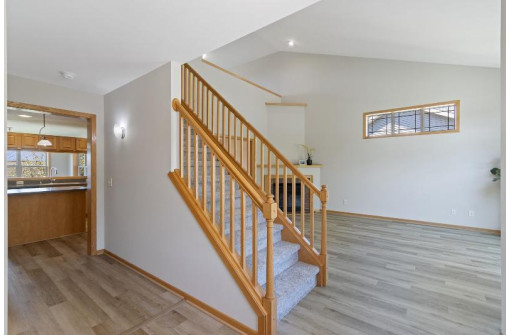 6 Yarrow Circle, Madison, WI 53719