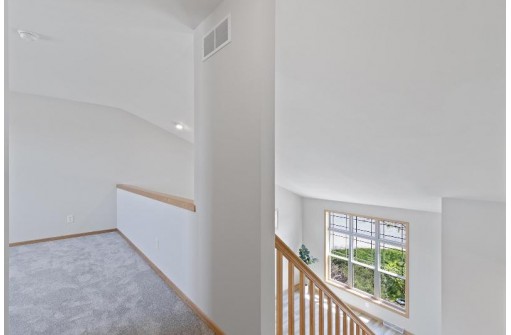 6 Yarrow Circle, Madison, WI 53719