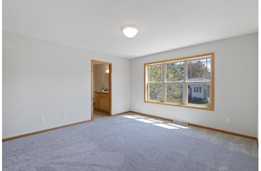 6 Yarrow Circle, Madison, WI 53719