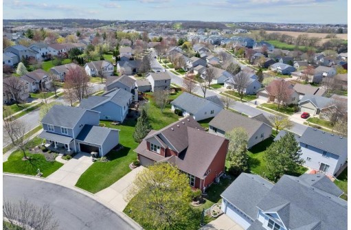 6 Yarrow Circle, Madison, WI 53719