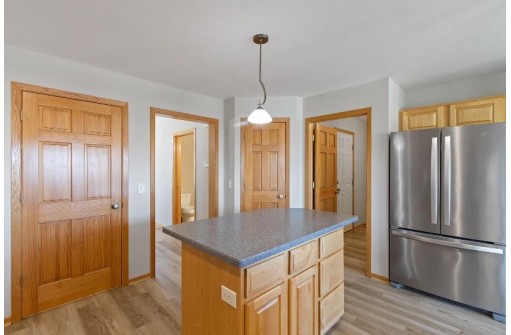 6 Yarrow Circle, Madison, WI 53719