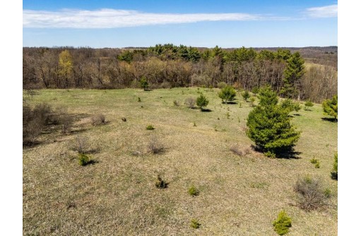 L1084 HUNT CLUB Miller Road, La Valle, WI 53941