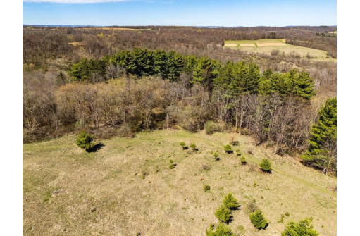 L1084 HUNT CLUB Miller Road, La Valle, WI 53941