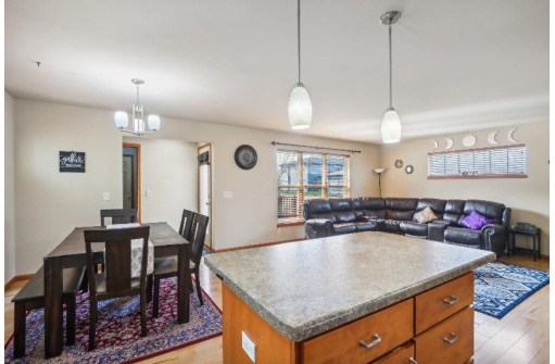 1528 Don Simon Drive, Sun Prairie, WI 53590