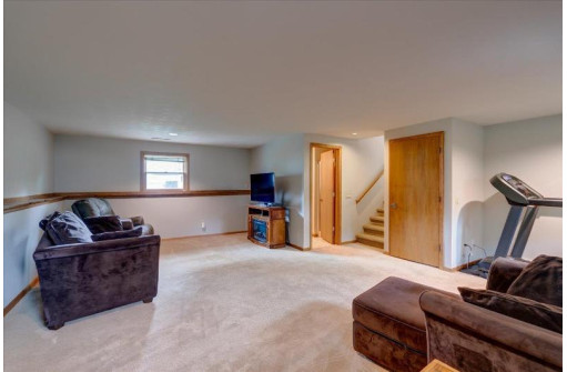 29 Sandy Court, Madison, WI 53717