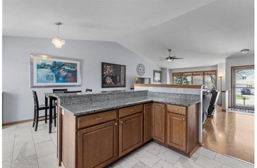 7525 Polar Bear Trail, Madison, WI 53719