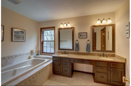 821 Sauk Ridge Trail, Madison, WI 53717