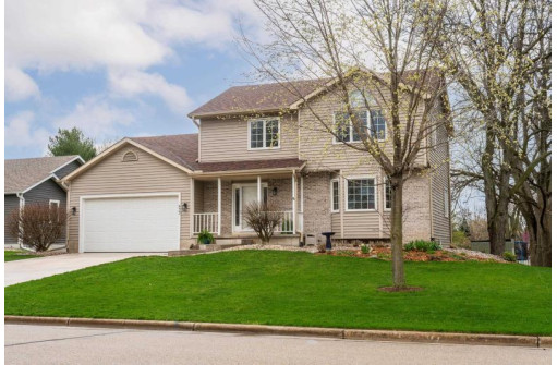 833 Glenview Drive, Verona, WI 53593