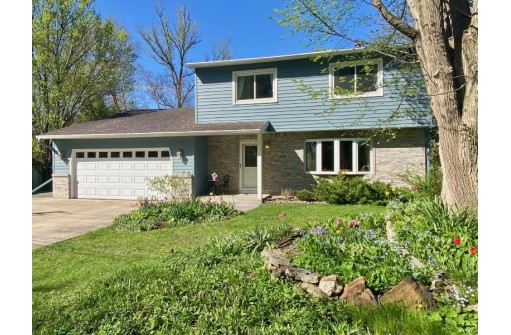 6703 Sleepy Hollow Road, McFarland, WI 53558