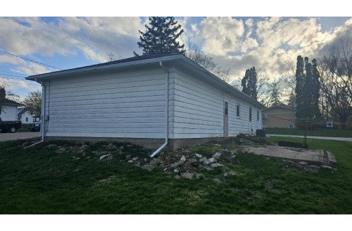 643 W Cherry Street, Lancaster, WI 53813