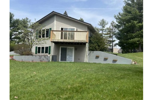 929 Saddle Ridge, Portage, WI 53901-0000