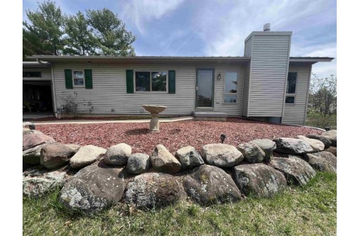 929 Saddle Ridge, Portage, WI 53901-0000