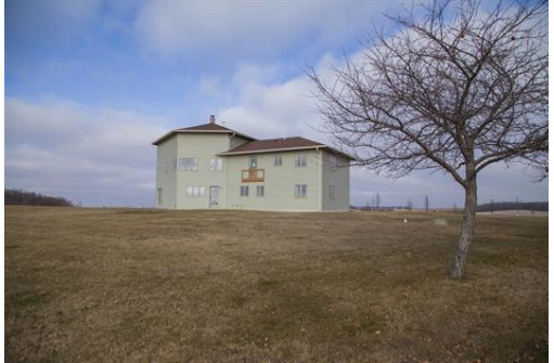 155 Walnut Road, Platteville, WI 53818