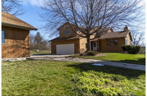 734 Cottage Grove Road, Deerfield, WI 53531